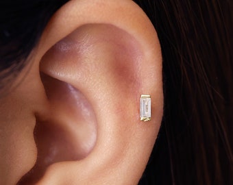 18G/16G Gold Baguette Cut Labret Cartilage Stud Earring • tragus stud • conch earring • helix • cartilage piercing • minimalist • FLAT BACK