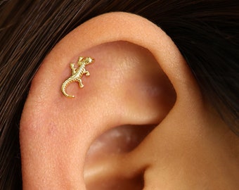 Tiny Gecko Lizard Flat Back Labret • 18G/16G Internally Threaded Earring • Tragus Stud • Flat Back Labret • Helix Stud • Cartilage Stud