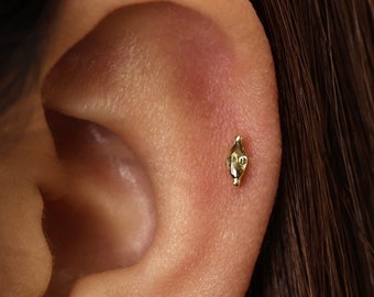 18G/16G peridot Marquise plaksteen labret • Sterlingzilveren schelpoorbel