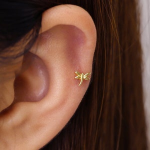 18 G/16G libelle met inwendig geschroefde plaksteen labret • tragusknop • schelpoorbel • tragus • helix • kraakbeenpiercing