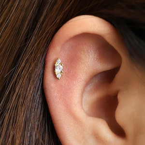 Cartilage de labret en grappes de diamants 18 g/16 g • clou de tragus • boucle d'oreille conque • tragus • hélice • piercing du cartilage • minimaliste • DOS PLAT
