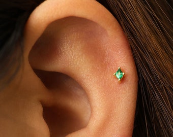 18G/16G Tiny Emerald Diamond Internally Threaded Labret • Flat Back Earring • Tragus Stud • Helix Stud • Cartilage Stud • Nose Stud