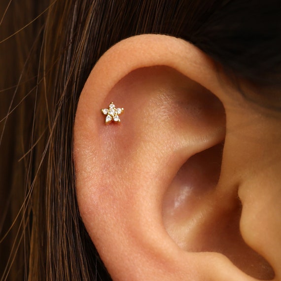 20G Tiny Gold Flower Labret Cartilage • Tragus Stud • Conch