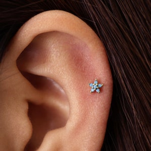 18G/16G Tiny Turquoise Flower Internally Threaded Flatback Labret • tragus stud • conch earring • tragus • helix • cartilage piercing