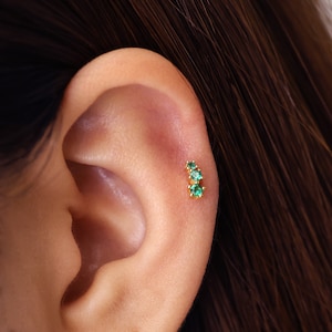 20G Emerald Tiny Gold Climber Cartilage Earring • tragus stud • conch earring • tragus • helix • cartilage piercing • minimalist • FLAT BACK