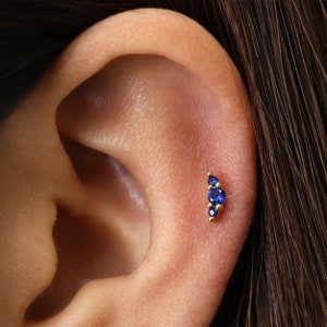 Labret à dos plat en saphir 18 g/16 g à filetage interne • Boucle d'oreille à dos plat • Clou tragus • Clou à l'arrière plat • Clou hélicoïdal