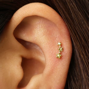 18G/16G Peridot Triple Stone Climber Internally Threaded Labret • Flat Back Earring • Tragus Stud • Helix Stud • Cartilage Stud