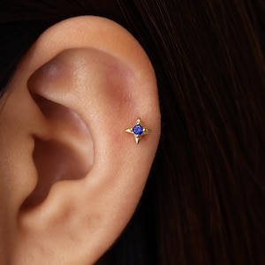 Boucle d'oreille de cartilage étoilé en or 18 G saphir • clou de tragus étoile • boucle d'oreille conque • tragus • hélice • cartilage • minimaliste • DOS PLAT