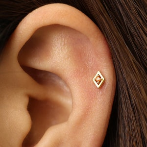 Petit labret à filetage interne 18 g / 16 g grenat CZ • Boucle d'oreille à dos plat • Clou tragus • Clou hélicoïdal • Clou pour cartilage