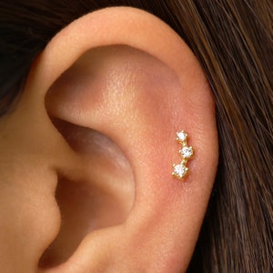 18G/16G Diamond Triple Stone Climber Internally Threaded Labret • Flat Back Earring • Tragus Stud • Helix Stud • Cartilage Stud