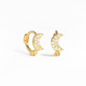 Boucle d'oreille cartilage croissant de lune 18 g • boucle d'oreille hélice supérieure de lune • boucles d'oreilles lobe • empilement d'oreilles • boucles d'oreilles minimalistes