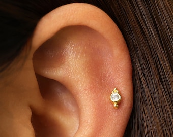 20G/18G/16G Gold Dainty Labret Cartilage Stud Earring • Flat Back