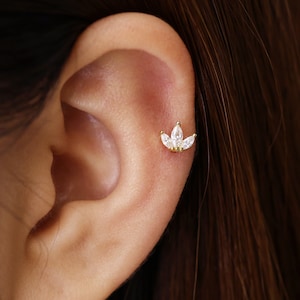 18G/16G kleiner Marquise Blüten Knorpel Ohrring • Blüten Tragus • Muschel Ohrring • Knorpel • Knorpel • Minimalist • FLAT RÜCKSEITE