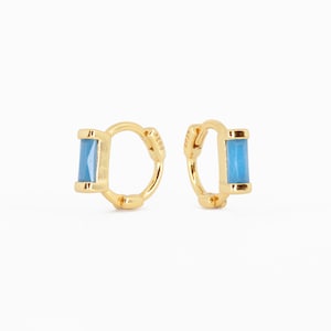 Boucle d'oreille cartilage taille baguette turquoise 18 g • boucle d'oreille hélicoïdale supérieure • boucle d'oreille lobe inférieur • empilement d'oreilles • boucles d'oreilles minimalistes