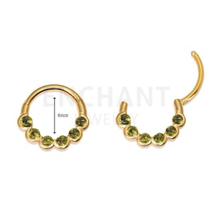 Orecchini a cerchio in oro con peridoto 20G/18G/16G • orecchini a cerchio con daith • orecchini senza cuciture • orecchini a cerchio con setto • orecchini a elica • orecchini a cerchio in oro con cartilagine