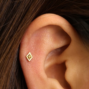 Dainty Peridot Stone Flat Back Labret Labret • Internally Threaded Earring • Tragus Stud • Helix Stud • Cartilage Stud