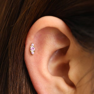 18G/16G Pink Cluster Labret Cartilage • Tragus stud • conch earring • tragus • helix • cartilage piercing • minimalist • FLAT BACK