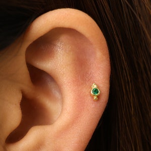 18G/16G Dainty Emerald Internally Threaded Labret • Flat Back Earring • Tragus Stud • Flat Back • Helix Stud • Cartilage Stud • Nose Stud