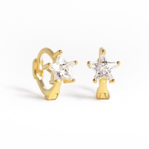 Boucle d'oreille cartilage étoile solide 18 g • boucle d'oreille étoile hélice supérieure • boucles d'oreilles lobe • boucles d'oreilles tragus • empilement d'oreilles • boucles d'oreilles minimalistes