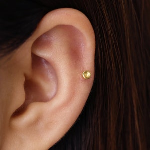 18G Indent Dot Labret Cartilage Stud Earring • tragus stud • conch earring • tragus • helix • cartilage piercing • minimalist • FLAT BACK