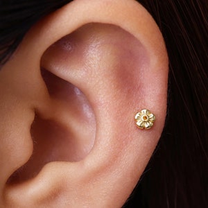 18G/16G Tiny Garnet Daisy Internally Threaded Flatback Labret • tragus stud • conch earring • tragus • helix • cartilage piercing