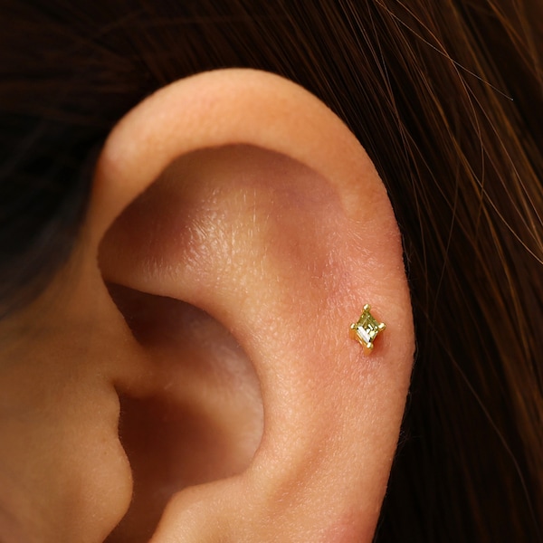 Tiny Peridot Internally Threaded Labret • 18G/16G Flat Back Earring • Tragus Stud • Helix Stud • Cartilage Stud • Nose Stud