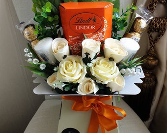 Ramo de chocolate Naranja Lindt Ferrero Silk Flowers Yankee Candle Gift Hamper