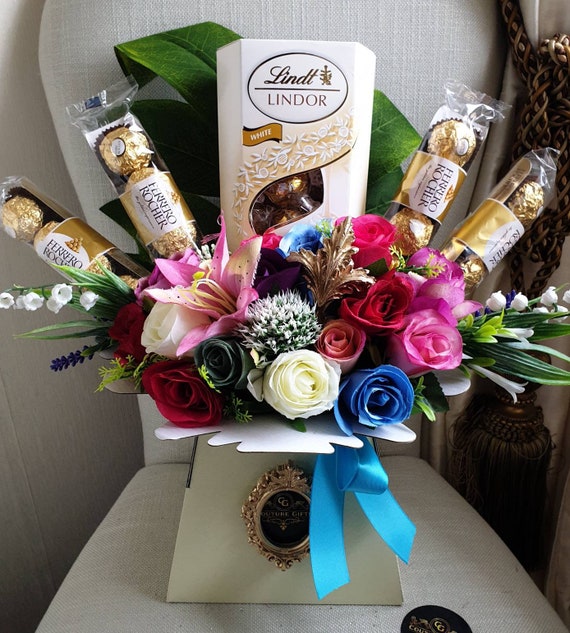 Stunning Roses and Chocolates Box Stunning Roses and Chocolates Box
