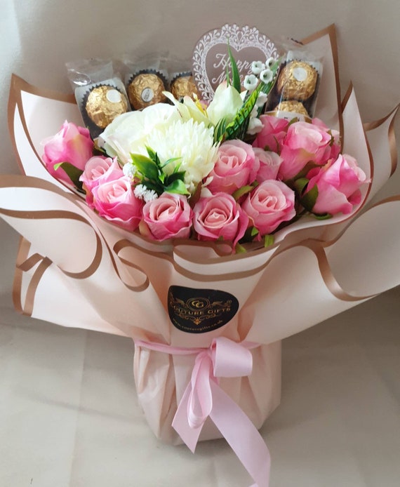 Stunning Roses and Chocolates Box Stunning Roses and Chocolates Box