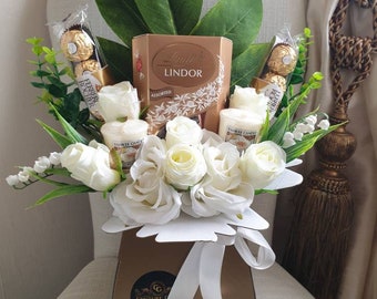 CHOCOLATE Bouquet Mixto Lindt Gold Ferrero Flores de seda Yankee Candle Cesta de regalo