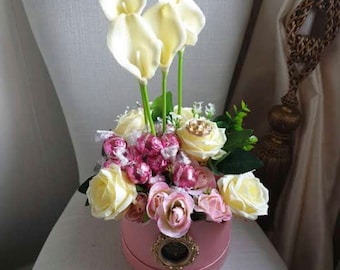 Beautiful Opulent Large Pink Marlborough Strawberries and Cream Lindt Lindor Chocolates Hat Box & Silk Flowers Gift