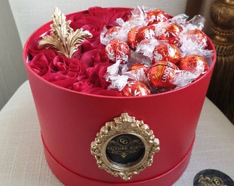 Beautiful Opulent Harrington Red Hat Box & Lindt Lindor Chocolates Gift