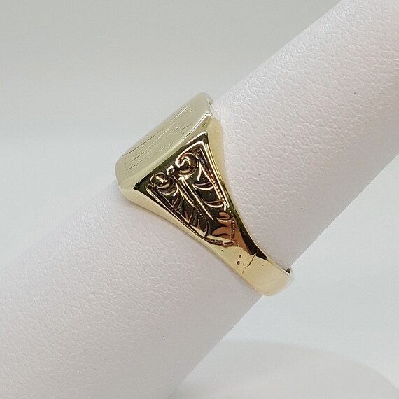 14K Yellow Gold Hand Engraved Antique Signet Ring - image 5