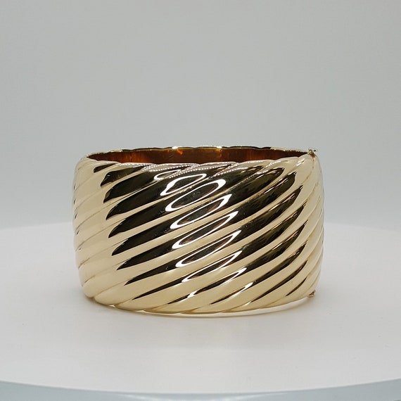 14K Yellow Gold Vintage Diagonal Ribbed Bangle Bracel… - Gem
