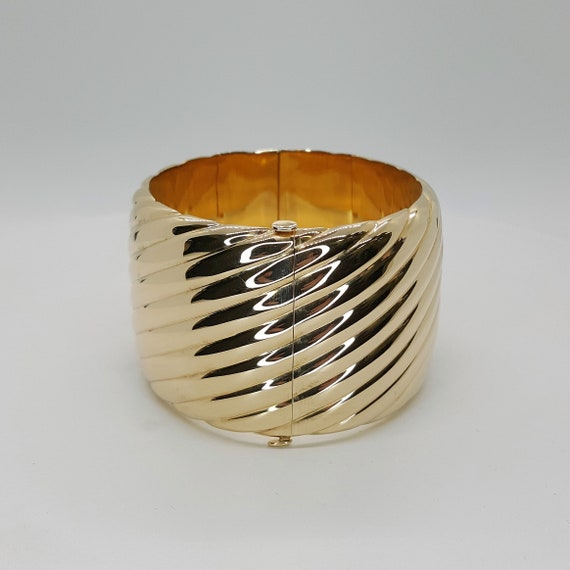 14K Yellow Gold Vintage Diagonal Ribbed Bangle Bracel… - Gem