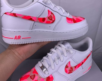 neon pink nike air