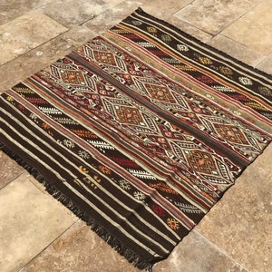 4x3 Hand embroidery Kilim, Anatolian Kilim, 113x106 Cm, Turkish wool Kilim vintage Kilim, pure wool , Area Rug wall and floor rug