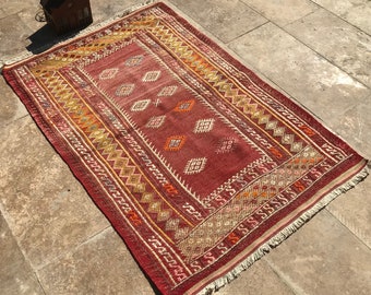 Handmade Wool Kilim Rug, Vintage Turkish Area Rug (139x91 Cm)