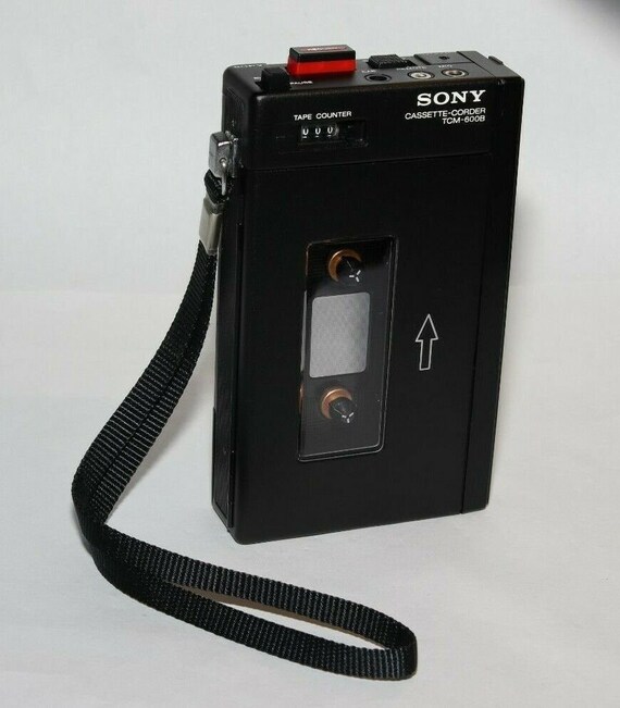 希少 SONY ソニー TCM-600 カセットレコーダー WALKMAN Vintage Sony TCM-600 Walkman Cassette-Corder + Black Suede