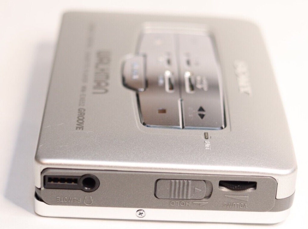 Sony Walkman Cassette Player WM-EX652 - (fully Operational Sony Walkman Cassette Player WM-EX652 - (fully Operational