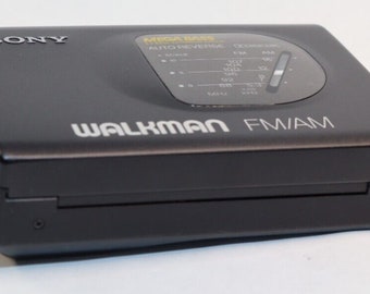 SONY WALKMAN 海外モデル カセットウォークマン WM-FX50 Vintage Sony FX50 Walkman AM/FM Cassette with Case Mega Bass