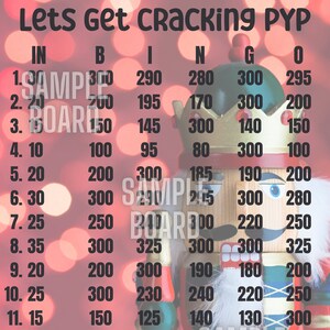 Peut inclure: Un casse-noisette rouge et vert avec une couronne dorée et une barbe blanche. Le casse-noisette tient un bâton rayé rouge et blanc. L'image a un fond rouge avec des pois blancs. Le texte "Lets Get Cracking PYP" est en haut de l'image. L'image a également une grille avec des nombres et des lettres. Les nombres sont de 1 à 15 et les lettres sont IN, B, I, N, G et O.