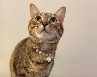 Elegant Handmade Pearl Cat Collar with Selection of Pendants - suitable for small dogs, bunnies