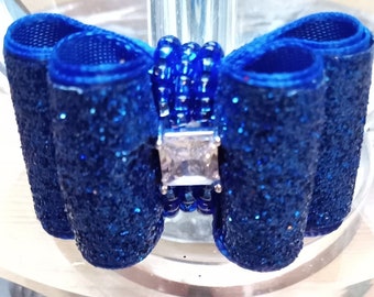 Glitzernde Hundeschleife mit Zirkonia: Bling-Show-Schleife