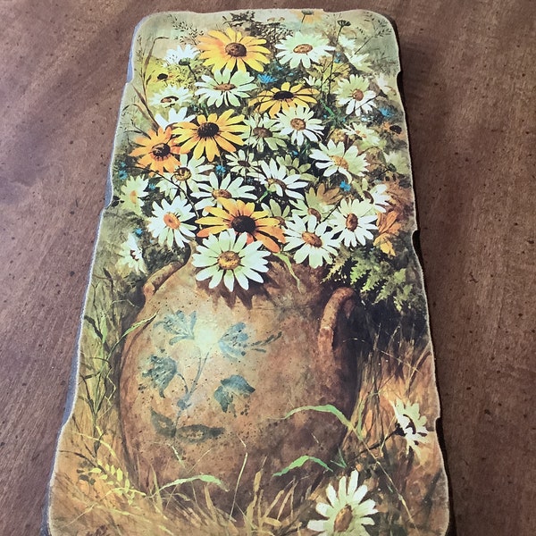 Beautiful Flower vase of Daisy’s vintage lacquer plaque wall/hanging Art 12”tall 6” wide Preowned beautiful condition wooden wall hanging