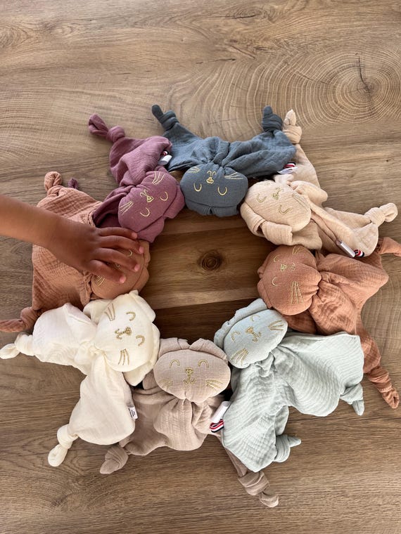 Doudou lapin lange en coton biologique-Doudou personnalisé-Fait main.