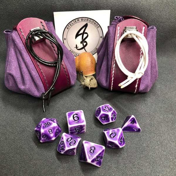 Bourse en cuir violette faite main avec set de dés de jeu de rôle assorti