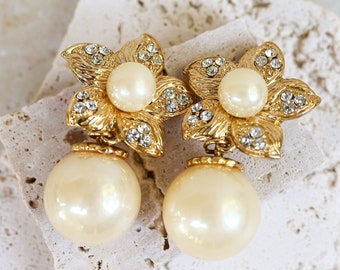 Beautiful Vintage 1990's Gold With Clear Rhinestones And Jumbo Faux Pearls Classic Moghul Statement Clip Earrings