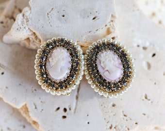 Vintage Hobe Signed Cameo Clip On Earrings