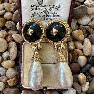 Beautiful Ciner Signed Drop & Dangle Classic Statement Chunky Clip On Earrings with Faux Baroque Pearls image 4